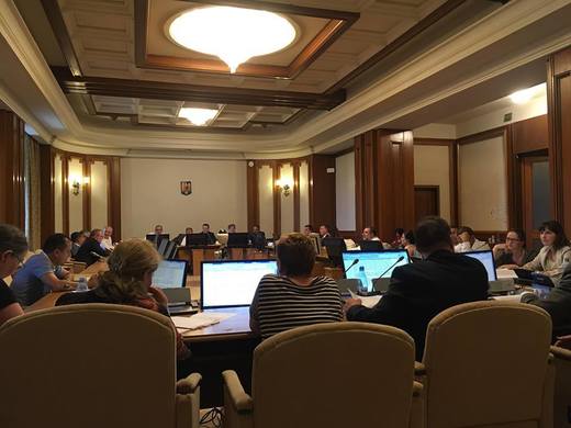 Proiectul de care depinde extracția gazelor din Marea Neagră, amânat din nou. Deputații și concesionarii s-au împotmolit la obligativitatea contractării în proporție de 25% a companiilor cu capital autohton. Idee pentru un “gentleman’s agreement”
