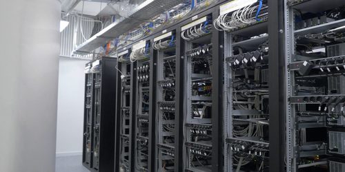 Canadienii de la Blockchain Power Trust au minat primele monede bitcoin la ferma din România