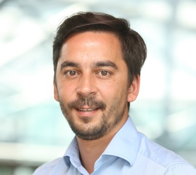 EXCLUSIV Alexandru Maximescu părăsește OMV Petrom pentru a ocupa funcția de director general adjunct al E.On Romania