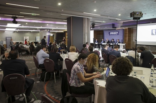 Profit Energy.forum – Industria petrolieră: Prea multe instituții de reglementare, prea multă intervenție a statului, ar trebui mai mult "Laissez-faire". România poate deveni însă cel mai mare producător de gaze din UE