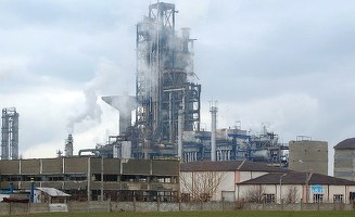 Fostul combinat Amonil încearcă să blocheze decizia surprinzătoare de intrare în faliment