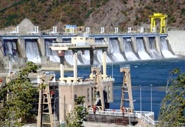 Hidroelectrica se judecă de 3 ani cu Guvernul pentru a recupera banii promiși de Adrian Năstase pentru reabilitarea ecluzei de la Porțile de Fier I