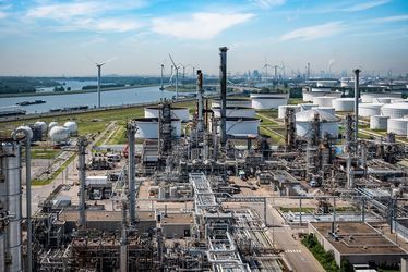 Al patrulea trader de mărfuri al lumii, controlat de un miliardar suedez fost partener cu un oligarh rus sancționat de SUA, intră pe piața românească a gazelor naturale