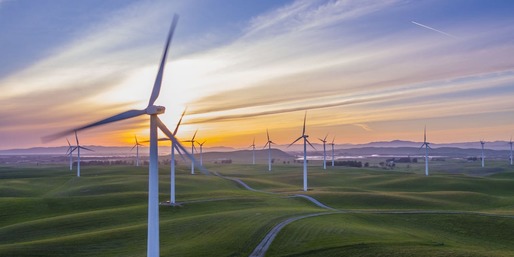 Turbinele eoliene și panourile solare au produs 10% din electricitate pe plan global