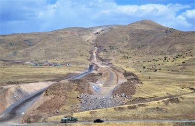 Gabriel Resources a recrutat oameni-cheie pentru litigiul Roșia Montană cu România: un fost director al lui Frank Timiș, un fost șef Louis Vuitton și una din cele mai influente femei-executiv din America, soția unui notoriu "guru" de pe Wall Street