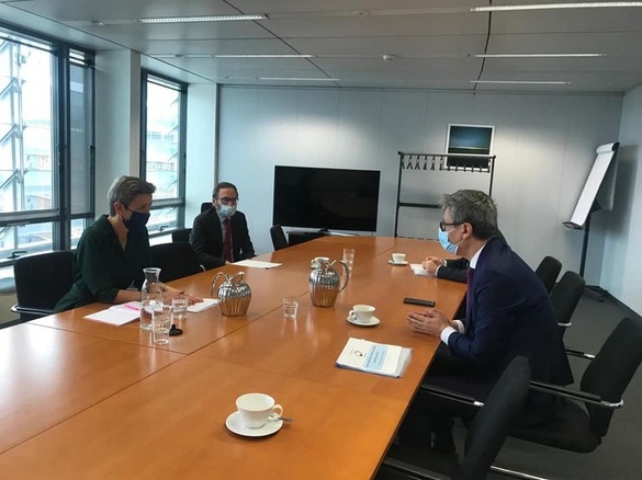 Imagine de la întrevederea de la Bruxelles dintre ministrul Energiei, Virgil Popescu, și vicepreședintele Comisiei Europene, Margrethe Vestager