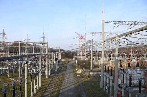 Transelectrica are de recuperat creanțe  de 47,6 milioane de lei pentru serviciul de transport al electricității