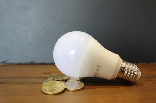 Ministrul Energiei afirmă că 15 milioane de români care consumă energie electrică până în 300 de kW și gaze până în 200 de metri cubi lunar vor plăti facturi comparabile cu cele de anul trecut