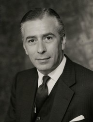 Guvernul a semnat transferul a 40 de zăcăminte Petrom, cu tot cu aproape 200 de angajați, către firma fostului șef al companiei. Tranzacția - finanțată de urmașii unui celebru baron și magnat britanic