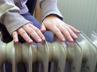 FOTO Încălzirea unui cartier din Capitală, "plombată" cu un boiler pe motorină închiriat 