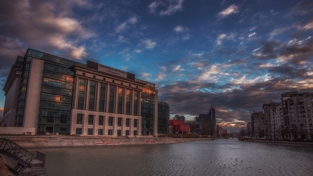 Scumpirea galopantă a energiei: Biblioteca Națională a României caută repetat un furnizor, pregătită să dea și peste două treimi din bugetul anual pentru a ține luminile aprinse în sălile de lectură