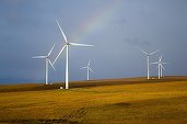 Vântul și apa furnizează cea mai mare parte a electricității din surse de energie regenerabilă