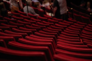 Facturile uriașe, indicate ca pericol de închidere a muzeelor și teatrelor. Notarra - prezentat deja fără bani pentru spectacole