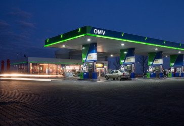 ULTIMA ORĂ Volatilitatea petrolului s-a transmis în prețul la pompă: scumpiri și ieftiniri succesive, la aceleași stații, în mai puțin de 12 ore. Unde este acum cea mai ieftină benzină