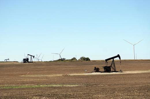 Prețurile petrolului au scăzut din cauza îngrijorării provocate de restricțiile legate de Covid-19 din China