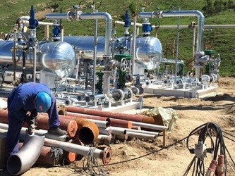 FOTO Tranzacție: O companie petrolieră din România a fost preluată de un fost șef al diviziei din UK a unei mari bănci ruse de stat sancționate. ANRM: Niciun risc de securitate națională