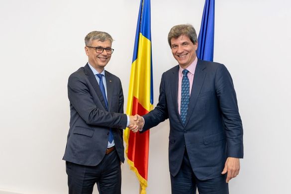 Jose Fernandez, alături de ministrul român al Energiei, Virgil Popescu