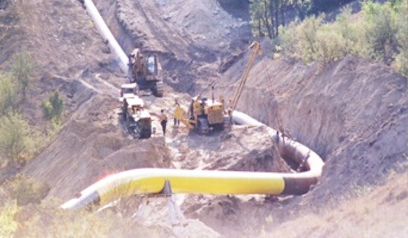 Imagine de la construirea conductei magistrale de tranzit Isaccea-Negru Vodă, 1999-2001. Sursă foto: Inspet SA