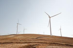Producătorul de energie regenerabilă Masdar din Emiratele Arabe Unite, interesat să investească în România în colaborare cu Hidroelectrica