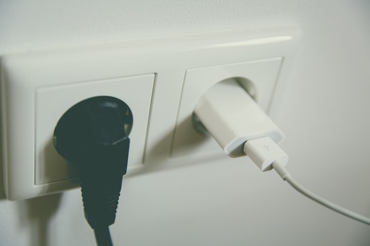 Germania va plafona prețul electricității pentru gospodării și consumatorii industriali