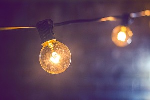 Cozi de la prima oră la depunerea declarațiilor pentru plafonarea prețului la energie