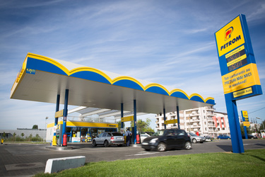OMV Petrom și Romgaz scad pe bursă, Guvernul urmând să aplice Regulamentul recent adoptat la nivelul UE privind o intervenție de urgență în prețurile ridicate la energie, inclusiv cu taxa de solidaritate