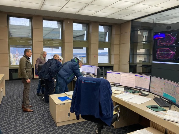 GALERIE FOTO Ministrul Energiei s-a dus la Hidrocentrala Porțile de Fier 1, în inspecție surpriză, cerând o evaluare a condițiilor de muncă 