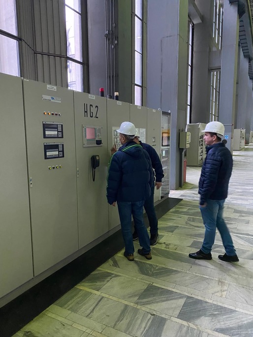 GALERIE FOTO Ministrul Energiei s-a dus la Hidrocentrala Porțile de Fier 1, în inspecție surpriză, cerând o evaluare a condițiilor de muncă 