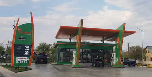 Surpriză pe masa CCR: OUG-ul ieftinirii carburanților cu 50 bani/l, suportată 50% de stat. Se acuză favorizarea giganților petrolieri străini în dauna micilor benzinari români