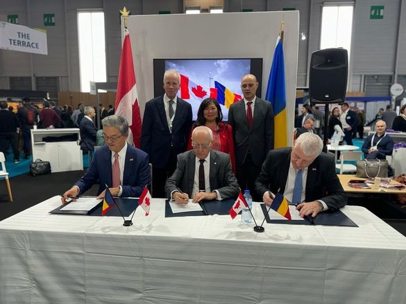 FOTO Nuclearelectrica a semnat la Paris contractul de jumătate miliard euro pentru retehnologizarea unității 1 de la Cernavodă