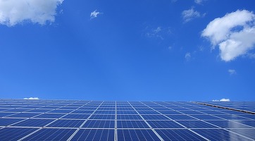 Un magnat al cărbunelui construiește cel mai mare parc fotovoltaic și eolian din lume. Va fi de 5 ori mai mare decât Parisul și vizibil din spațiu