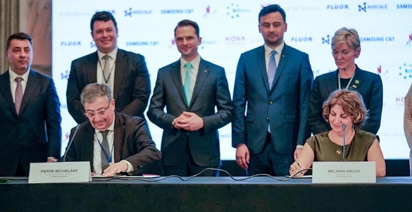 ULTIMA ORĂ FOTO Au fost semnate contractele pentru continuarea proiectului mini-reactoarelor nucleare americane de la Doicești