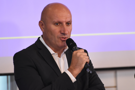 VIDEO Profit Energy.forum - Claudiu Crețu, Directorul general ELCEN anunță: Cum va fi cu căldura în București. Vor mai fi ''colo-colo'' avarii. Am pus o întrebare simplă: cum încălzim Bucureștiul ? Mulți nu mai voiau să audă de gaze!