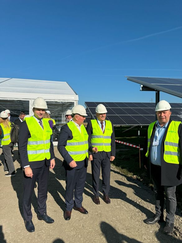 FOTO Parcul fotovoltaic sălăjean a cărui energie a fost cumpărată în avans de către Ursus a intrat în probe de producție 