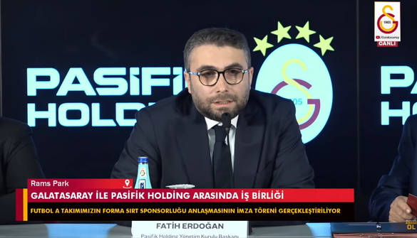 Fatih Erdogan, la semnarea oficială a contractului de sponsorizare, pe 21 noiembrie 2024. Sursă foto: https://www.galatasaray.org/