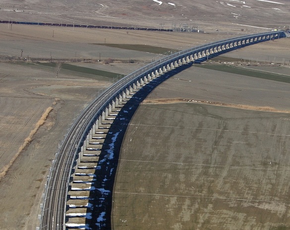 FOTO Familia Düzbasan, care a construit unele dintre cele mai spectaculoase viaducte din Turcia, intră pe piața energiei regenerabile din România