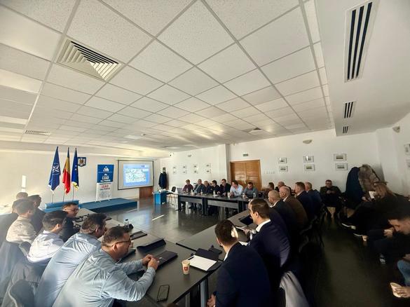 Instantaneu de la ședința de debut a proiectului, la care au participat reprezentanți ai Transelectrica și ai contractorilor