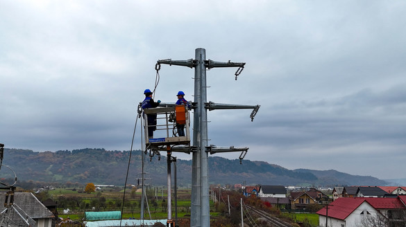 FOTO DEER modernizează rețeaua electrică din Maramureșul istoric cu fonduri UE