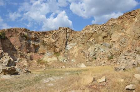 Cariera de granit Piatra Îmbulzită din Greci (Tulcea)