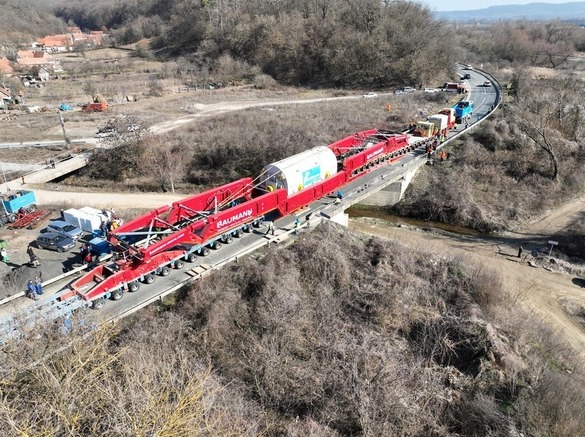 FOTO&VIDEO Noul transport agabaritic record din România ajunge la destinație