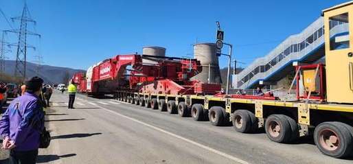 FOTO&VIDEO Noul transport agabaritic record din România a ajuns la destinație