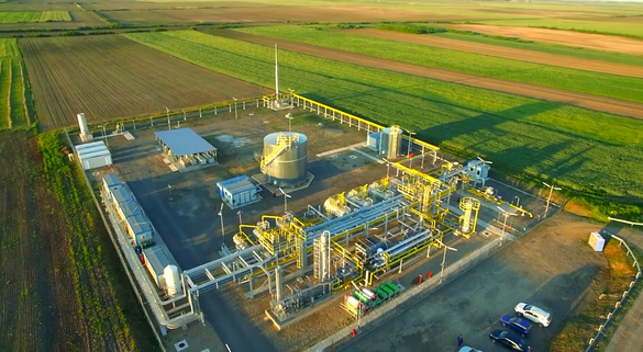 Exploatarea de gaze naturale de la Moftinu a Serinus Energy România SA. Sursă foto: captură YouTube, canal JURJ MEDIA PRODUCTION