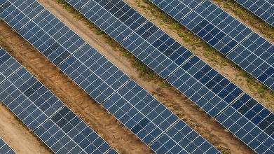 Simtel contractează două finanțări în valoare totală de 28 de milioane de euro de la Banca Transilvania pentru finalizarea parcului fotovoltaic de la Giurgiu