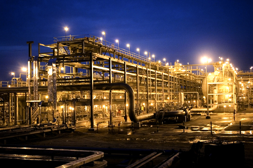 Profitul Aramco a scăzut cu 4,6% în T1, pe fondul incertitudinilor de pe piețele de petrol
