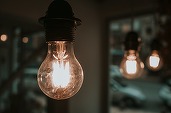 Proiect depus la Parlament: Facturile la energie electrică pot fi compensate de administrațiile locale