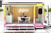 FOTO Premieră - PPC Energie lansează un proiect-pilot de magazin mobil în România