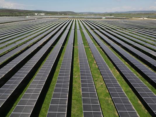FOTO Danezii de la Eurowind Energy investesc în România peste 174 milioane euro în dezvoltarea unui nou parc fotovoltaic. Va deveni cel mai mare din portofoliul local al companiei