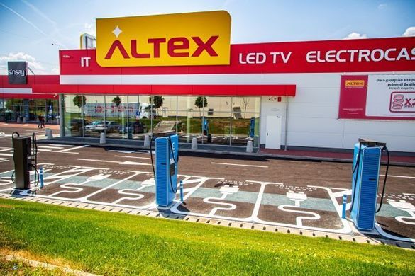 Altex instalează, cu o mare companie bulgară, stații pentru mașini electrice FOTO