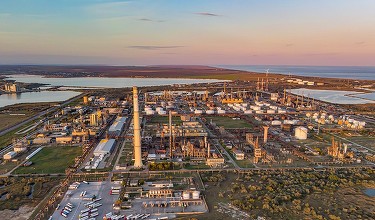 TABEL Rafinăriile Petromidia și Vega ale Rompetrol și-au majorat cu 60% volumul de produse petroliere fabricate și cantitatea de țiței prelucrată