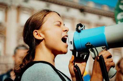 Aproximativ 200 de activiști ecologiști de la Extinction Rebellion și Greta Thunberg blochează principala rafinărie din Norvegia